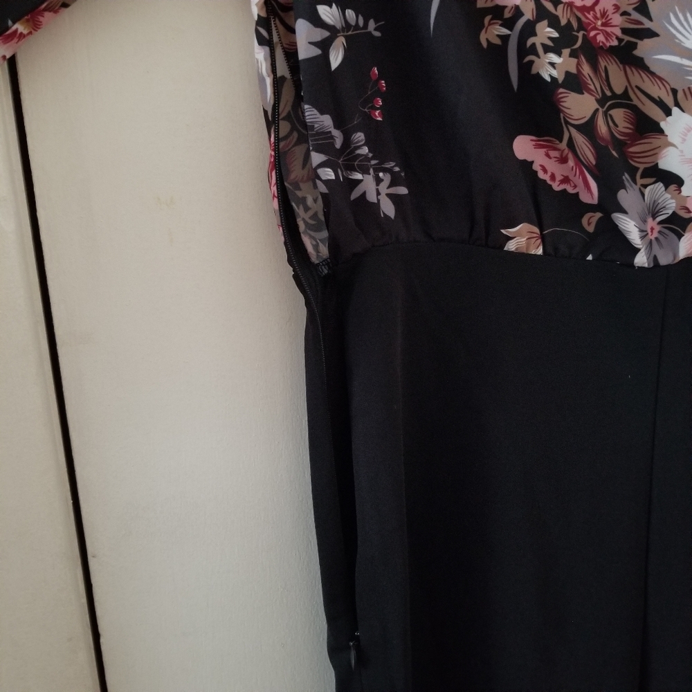 NWOT Floral Print Bishop Sleeve Jumpsuit - Picture 8 of 9